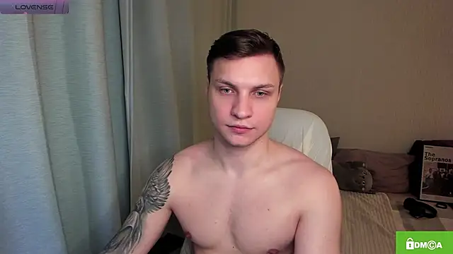 handsome guy01 online show from May 24, 9:10 pm