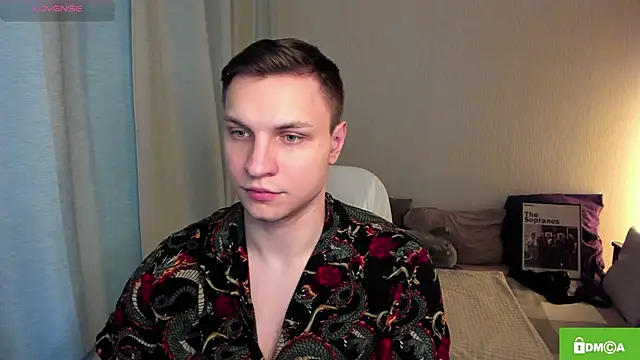 handsome guy01 online show from May 15, 4:31 am