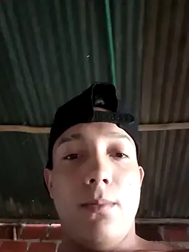 Snapshot of tayson_ chatting on March 5, 1:06 pm tayson online show from March 5, 1:06 pm