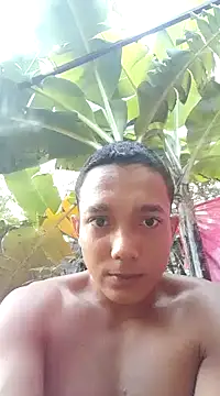 Snapshot of tayson_ chatting on December 21, 12:27 pm tayson online show from December 21, 12:27 pm