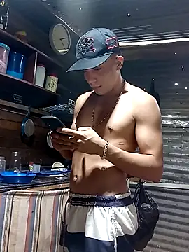 Snapshot of tayson_ chatting on February 12, 4:55 pm tayson online show from February 12, 4:55 pm