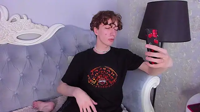 TrevorBenson online show from December 4, 7:01 pm