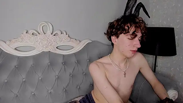 TrevorBenson online show from December 10, 1:44 pm