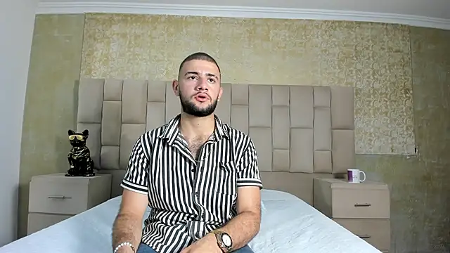 MaximusDick1  online show from November 23, 4:45 am