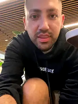 JuanZapata33 online show from October 30, 10:33 pm