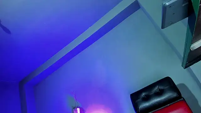 Snapshot of Travistanner_28 chatting on September 21, 4:01 am Travistanner 28 online show from September 21, 4:01 am