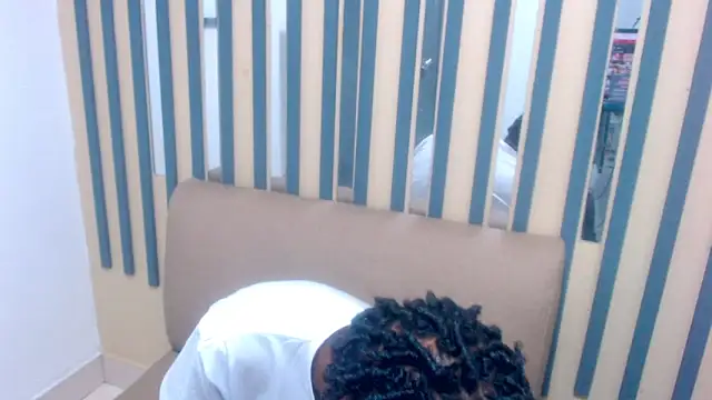 Snapshot of LarryCollin chatting on December 8, 3:43 am LarryCollin online show from December 8, 3:43 am