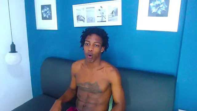 Snapshot of LarryCollin chatting on December 4, 10:08 pm LarryCollin online show from December 4, 10:08 pm