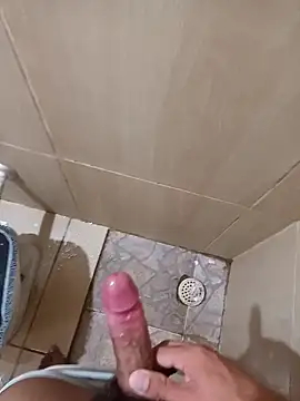 Snapshot of 1995eduardo chatting on March 12, 6:44 pm 1995eduardo online show from March 12, 6:44 pm