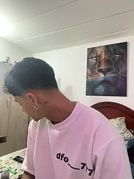 Snapshot of Danifornari chatting on November 1, 3:21 am Danifornari online show from November 1, 3:21 am