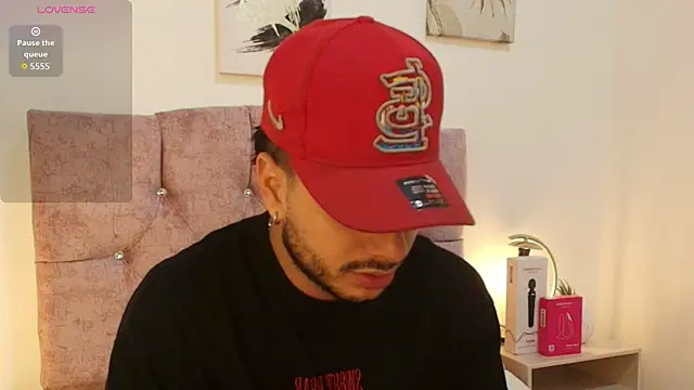 Amadeo Wild online show from April 14, 4:23 am