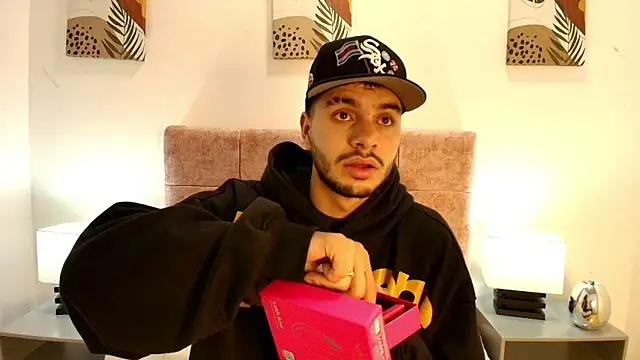 Amadeo Wild online show from March 16, 12:09 pm