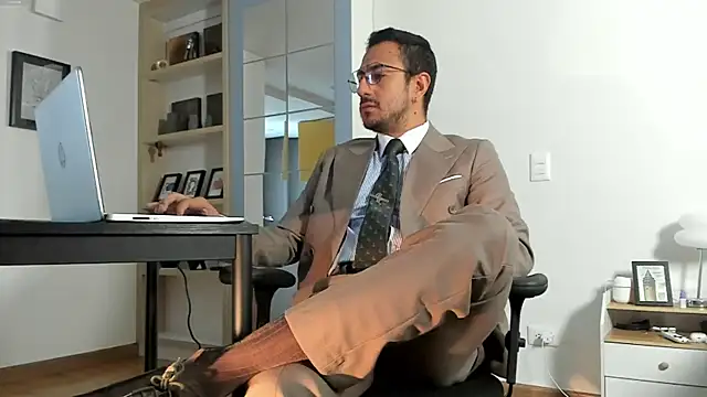 pablo-rincon95 online show from June 2, 3:46 pm