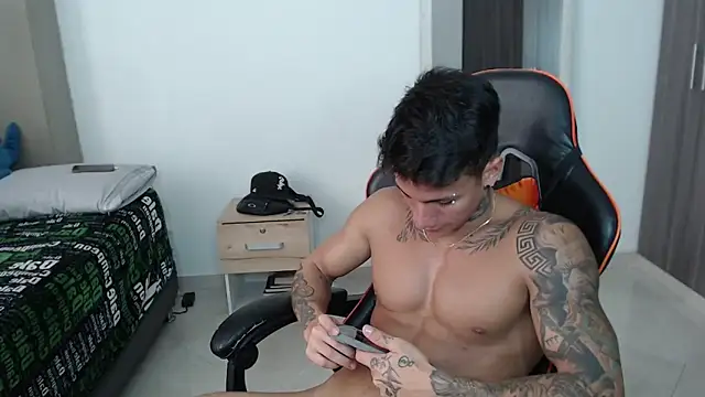 pettergrey1 online show from March 5, 4:36 pm