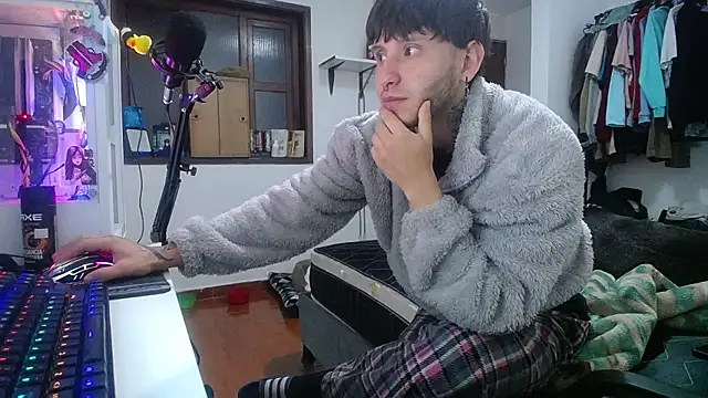 esjrobles online show from January 7, 8:37 am