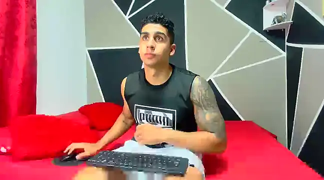 Snapshot of astrom_greyy chatting on March 18, 9:54 pm astrom greyy online show from March 18, 9:54 pm