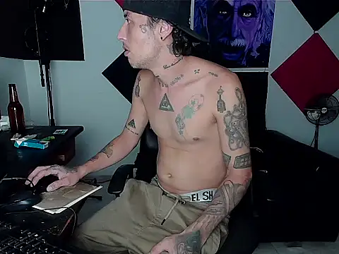 Snapshot of patrik_tattoo_ chatting on September 30, 5:02 am patrik tattoo online show from September 30, 5:02 am