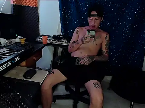 Snapshot of patrik_tattoo_ chatting on March 13, 2:38 am patrik tattoo online show from March 13, 2:38 am