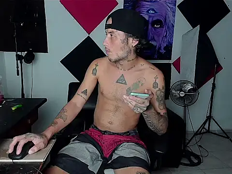 Snapshot of patrik_tattoo_ chatting on September 26, 4:54 am patrik tattoo online show from September 26, 4:54 am
