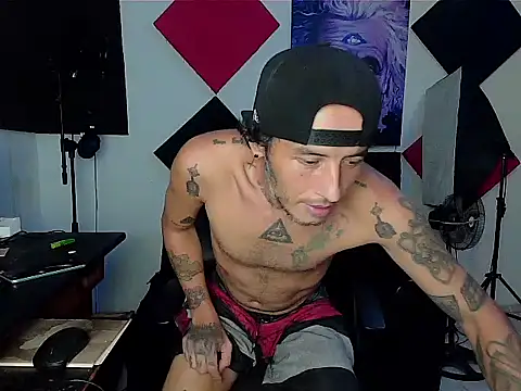 Snapshot of patrik_tattoo_ chatting on September 24, 3:17 am patrik tattoo online show from September 24, 3:17 am