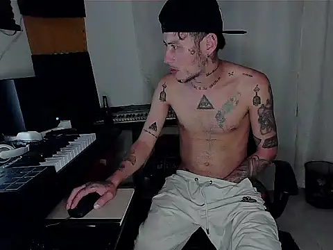 Snapshot of patrik_tattoo_ chatting on January 21, 3:38 am patrik tattoo online show from January 21, 3:38 am