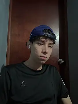 Omaaaaaaa00001 online show from October 3, 4:12 pm