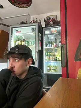 Omaaaaaaa00001 online show from January 7, 9:03 pm