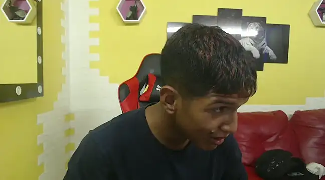 mau elixxx online show from January 2, 7:29 pm