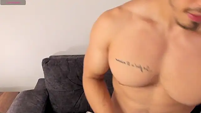 Lorenzoferrec online show from December 17, 12:07 am