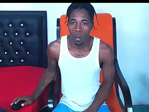 Snapshot of Damian_hart_24CM chatting on December 10, 12:05 pm Damian hart 24CM online show from December 10, 12:05 pm