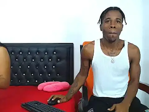 Snapshot of Damian_hart_24CM chatting on January 27, 12:26 pm Damian hart 24CM online show from January 27, 12:26 pm
