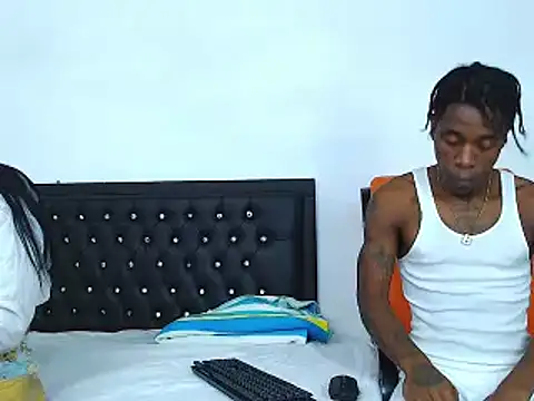 Snapshot of Damian_hart_24CM chatting on January 24, 1:47 pm Damian hart 24CM online show from January 24, 1:47 pm