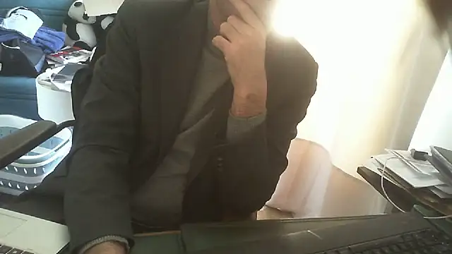 shyfrenchcock1 online show from March 17, 2:19 pm