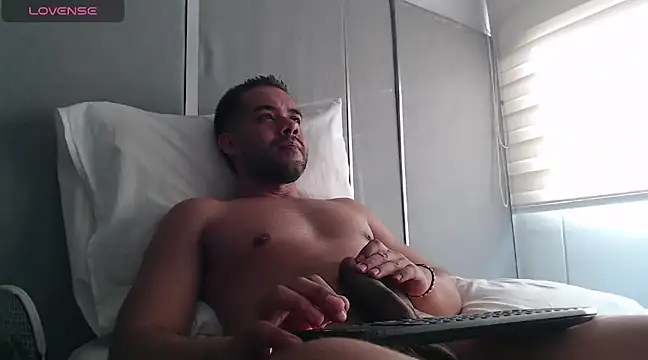 Snapshot of FaustoCock chatting on January 24, 9:58 pm FaustoCock online show from January 24, 9:58 pm