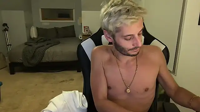 Snapshot of Dylansd chatting on February 5, 3:34 am Dylansd online show from February 5, 3:34 am