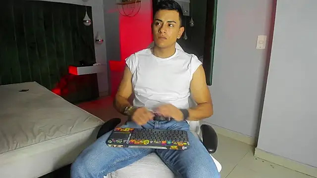 Lucii fer  online show from November 7, 11:57 am