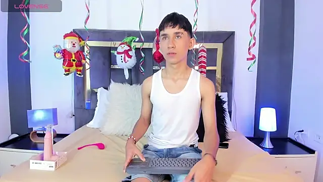 Thayler jones online show from December 26, 11:32 am