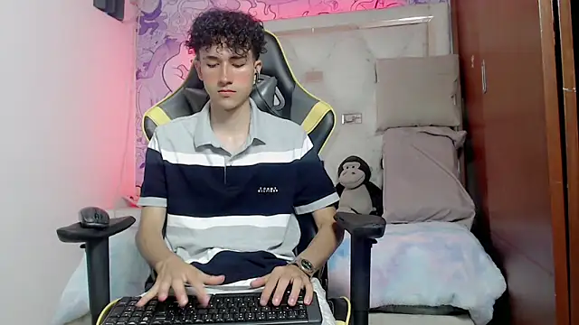 johnny cagee online show from October 23, 5:33 am