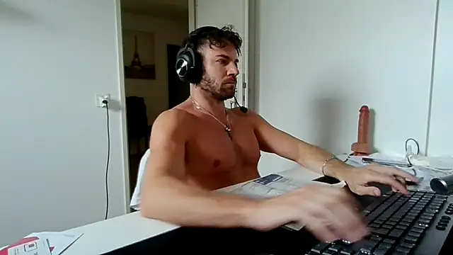 alpha-hunk online show from March 11, 2:24 pm