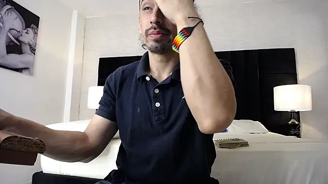 Sr Magnus  online show from February 19, 12:44 pm