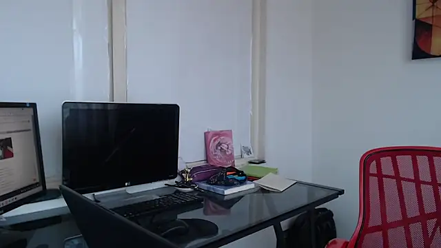 Snapshot of Dylanwish chatting on February 3, 8:03 pm Dylanwish online show from February 3, 8:03 pm