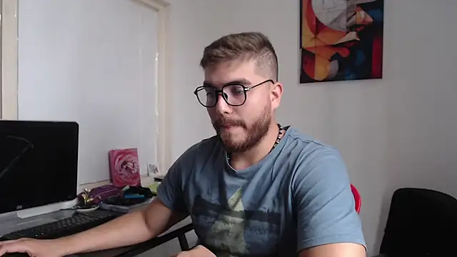 Snapshot of Dylanwish chatting on February 8, 8:10 pm Dylanwish online show from February 8, 8:10 pm