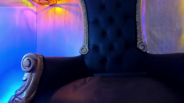 Snapshot of thaddeus_king chatting on October 12, 11:32 pm thaddeus king online show from October 12, 11:32 pm