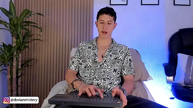 Dorianmistery2322  online show from September 15, 12:46 am