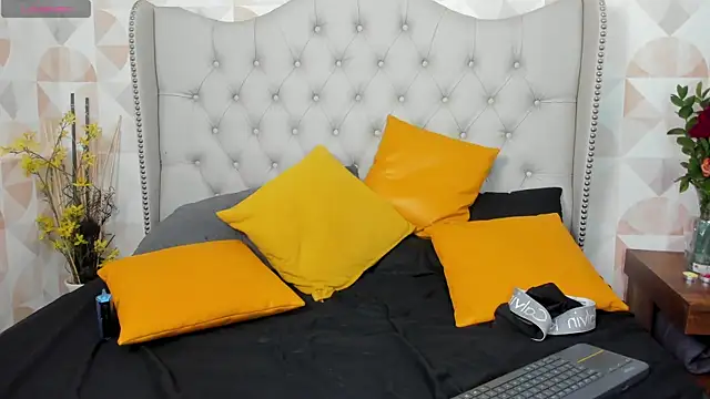 Snapshot of Tyler_Rodriguez chatting on February 12, 1:06 pm Tyler Rodriguez online show from February 12, 1:06 pm