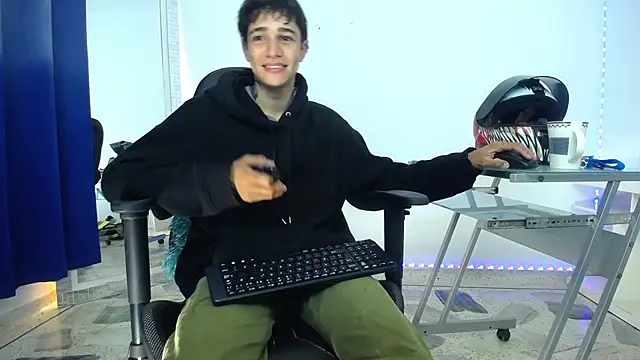 Zacktk7 online show from December 17, 11:27 pm