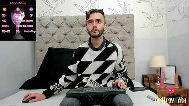 Snapshot of jakemagnus chatting on January 4, 12:38 pm jakemagnus online show from January 4, 12:38 pm