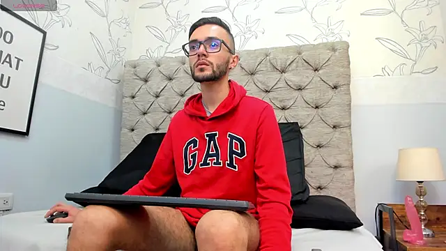 Snapshot of jakemagnus chatting on December 29, 12:23 pm jakemagnus online show from December 29, 12:23 pm