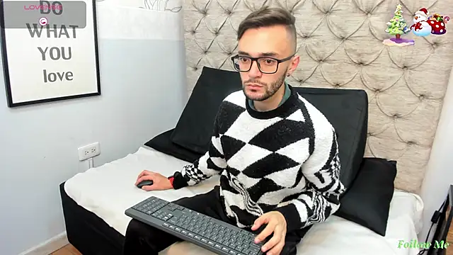 Snapshot of jakemagnus chatting on December 26, 12:16 pm jakemagnus online show from December 26, 12:16 pm