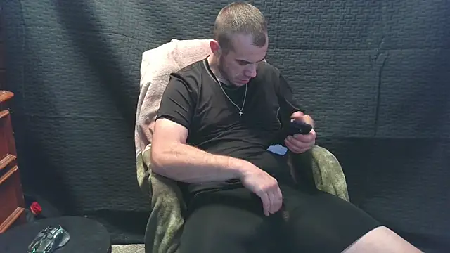 ScubaStevex online show from November 22, 8:14 am